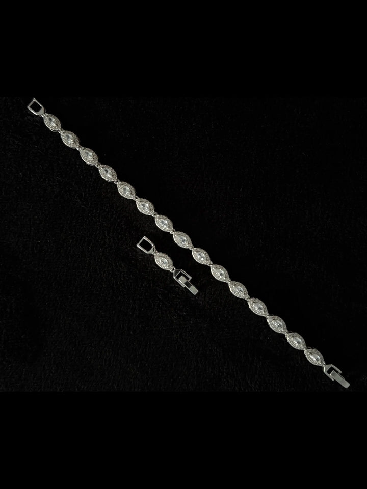 Angel Eyes Bracelet - MyGarments